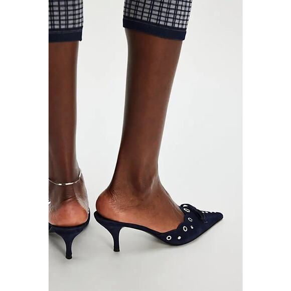 $168! Free People Arabella Heels In Navy Blue Suede 9.5 New without a box - Picture 2 of 8
